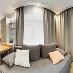 Parkcosylux Two Bedrooms Free Parking Apartmán *
